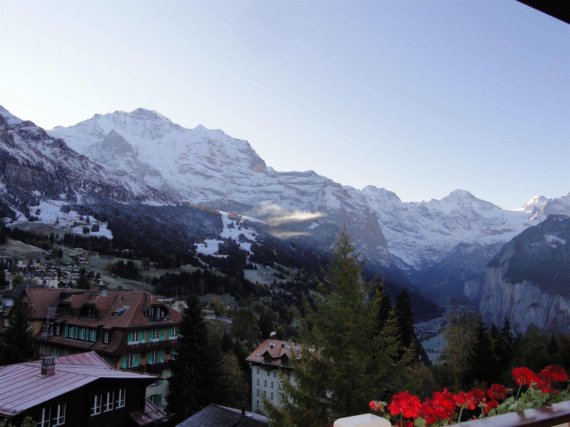 Hotel Alpenruhe - Vintage Design Hotel Wengen Bagian luar foto